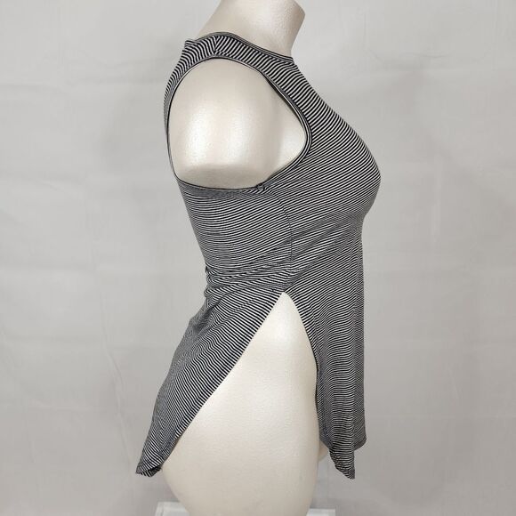 Betsey Johnson Black & White Striped Split Hem Athleisure Yoga Tunic Tank Sz S - Picture 7 of 12